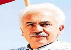 17 haziran 1942'de gaziantep'te, o sırada yedeksubaylık görevi yapan sadık perinçek ve lebibe. Doğu Perinçek Kimdir? | Huzur Sayfası