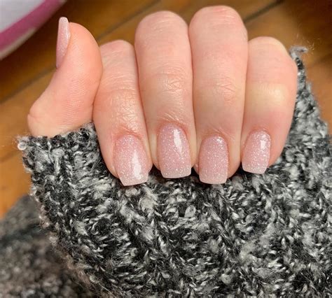 Ladipnails Showed Us That D77 Bubbly Is So Simple And So Pretty