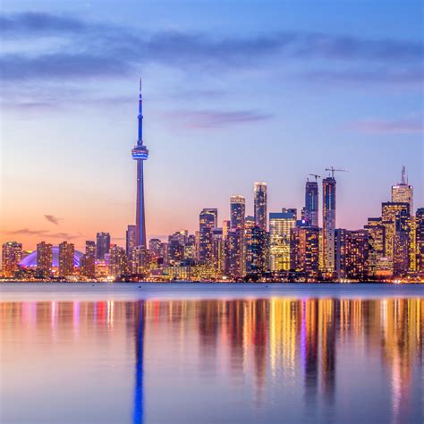 Toronto Skyline With Purple Light Toronto Ontario Canada Aéroport