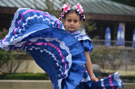 The Jarabe Tapatio Mexican Folk Dance 148 Traditional Mexi Flickr