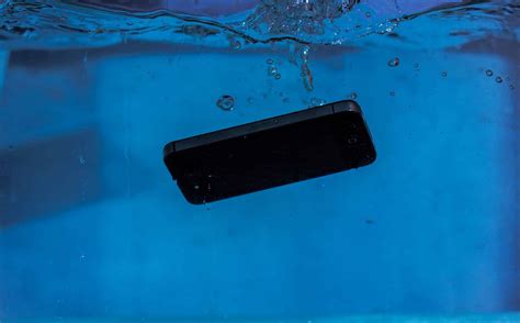 What To Do If Your IPhone Fell Into Water Tips TechRechard