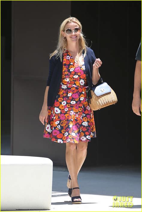 reese witherspoon hits the gym and gets back to business after her vacation photo 3701154