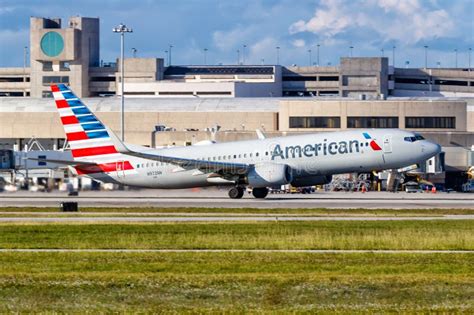 American Airlines Boeing 737 800 Airplane At Palm Beach Airport In The