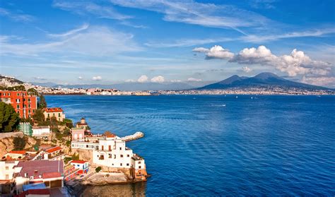 5 reasons to visit Naples, Italy