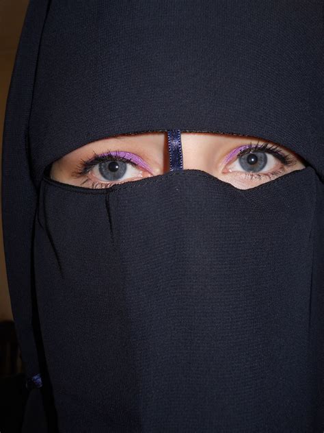 Pin By Addison Mcdonald On Islamic Beauty Burqa Beautiful Eyes Niqab