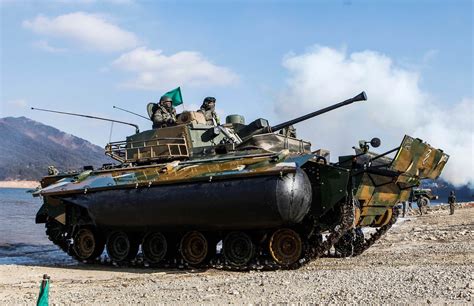 South Korean K21 With Its Inflatable Tubes Deployed 2048 X 1323 R