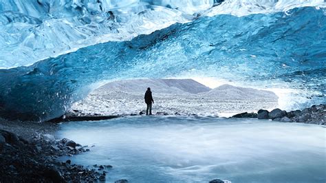 Download Wallpaper 3840x2160 Cave Ice Man Glacier