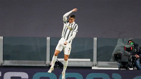 Ronaldo Returns To Score 750th Goal Juventus Beats Dynamo