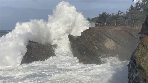 King Tides And High Surf Collide On Oregon Coast Photos Kpic