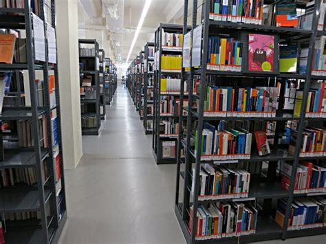 Gallus um 612 im hochtal der steinach gründete. Bibliothek Hauptpost, St. Gallen | Buchort