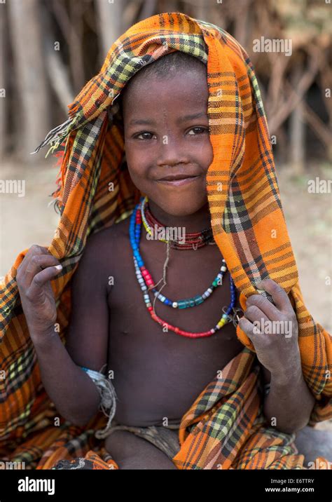 Erbore Tribe Girl Weito Omo Valley Ethiopia Stock Photo Alamy
