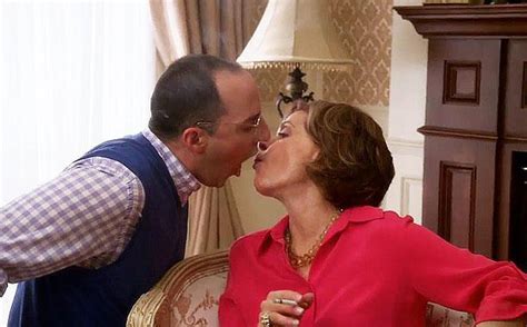 First Teaser Clip From ‘arrested Development Shows Lucille And Buster