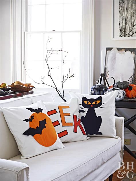 Attractive Diy Halloween Living Room Decoration Ideas25 Homishome