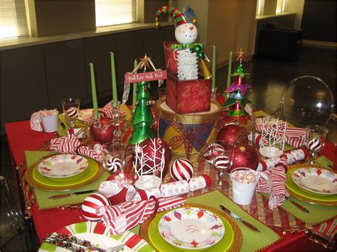 Best 34 Whimsical Christmas Table Decorating Ideas 48 Interior