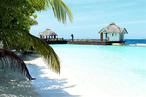 Blick Auf Bootssteg Ellaidhoo Maldives By Cinnamon Mahibadhoo