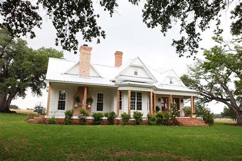 Chip and joanna gaines are living the texas dream! The Farmhouse, Magnolia Farmhouse - White Gunpowder
