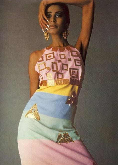 ~~donyale luna~~ donyale luna was the first black model to ever appear on the cover of a vogue