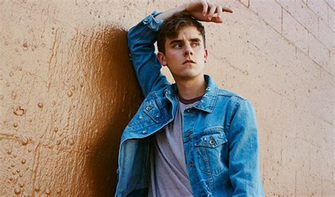 Vlogger Connor Franta To Launch His Common Culture Apparel Line At ...