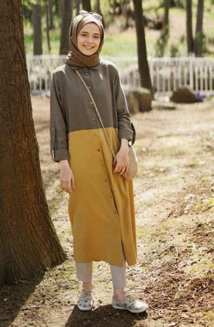 Bahan yang bisa anda gunakan sebagai kombinasi diantaranya brokat untuk menampilkan kesan yang mewah dan elegan, kain polos agar terlihat santai, kain sifon untuk menghasilkan kesan jatuh, ataupun dengan kain satin yang glamour. Simple Ootd Kondangan Non Hijab - Jilbab Gucci