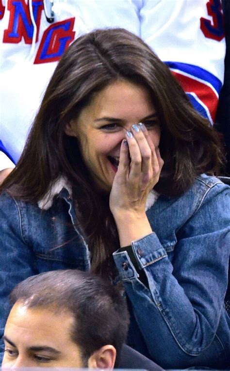 Lol Katie Holmes Funny Faces Steal The Show At Nyc Hockey Game See