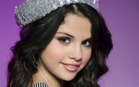 2013 Selena Gomez Backgrounds Beautiful Girl Wallpapers