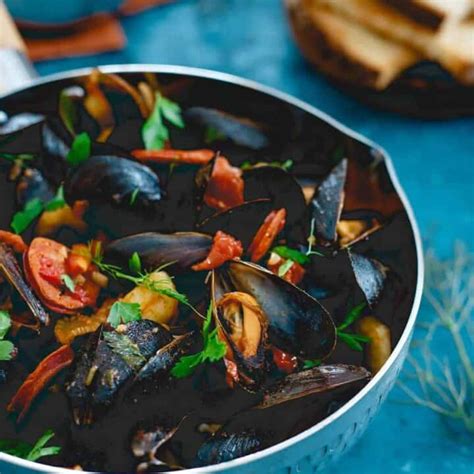 spicy chorizo mussels chorizo chili mussels with fennel and tomatoes