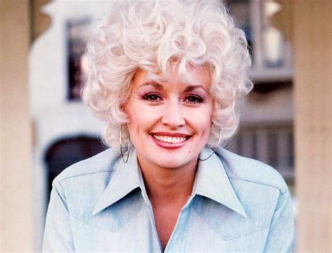 Discover more posts about dolly parton. 40 Stunning Photos That Defined Fashion Styles of Dolly Parton When She Was Young | Vintage News ...