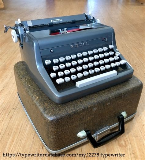 1955 Royal Quiet De Luxe On The Typewriter Database