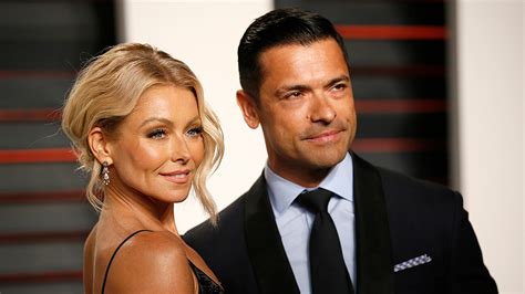 Kelly Ripa Calls Out Troll Who Says Shes Too Old For Husband Mark