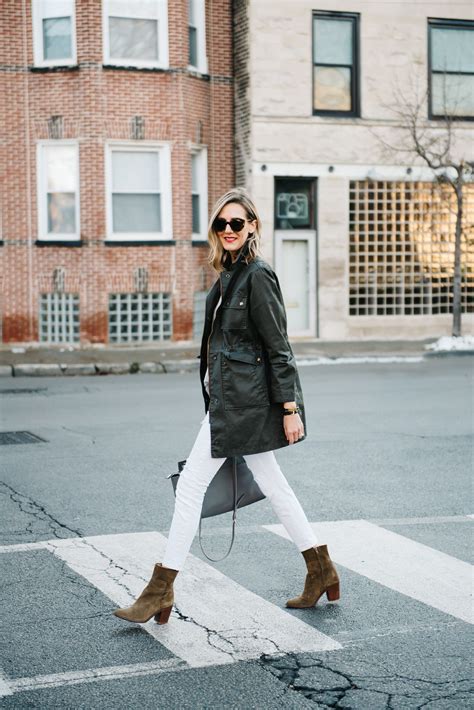 How To Wear White Jeans In Winter See Anna Jane In How To
