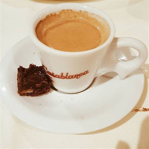 I had been seeing posts on my newsfeed on facebook for a while about this place so i couldn't wait for it to open! Coisas que a gente ama... Café! • • 🌊 🍴 👱 #guys #guy #boy ...