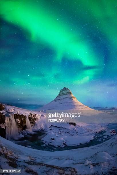 Kirkjufell Winter Photos And Premium High Res Pictures Getty Images