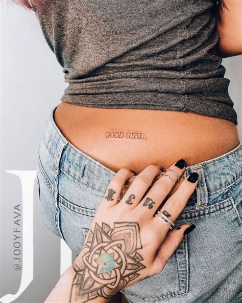 84 Inspirações De Tatuagens Femininas Tattoo2me Magazine Tatuagens íntimas Tatuagem