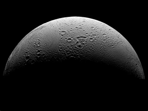 Nasa Spacecraft Discovers Large Ocean Under Ice Of Saturn Moon Biz