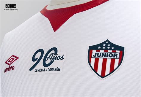 O junior barranquilla trabalha nos bastidores para manter o atacante miguel borja em seu elenco no início de 2021. Camiseta especial Umbro 90 años de Junior de Barranquilla