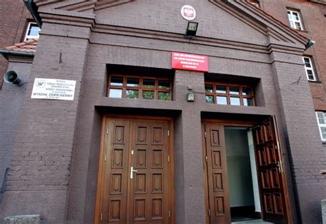 Uczniowie szkoły polskiej w pradze (w tym dzieci z zerówki) nie wracają na razie na zajęcia. Najlepsze szkoły w Polsce - wiadomosci.com