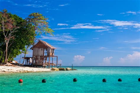 The 5 Most Beautiful Islands In Borneo