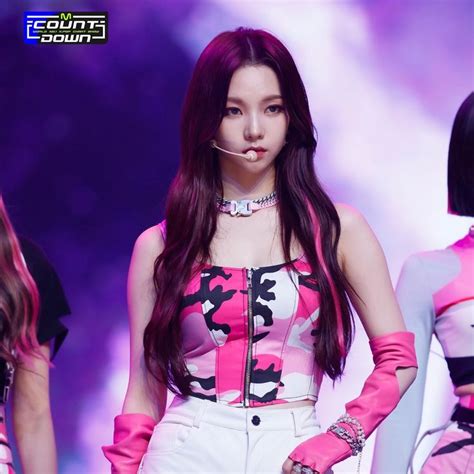 🍰 Yirenworld⌇·˚ ༘ Kpop Girls Photoshoot Outfits Korean Girl Groups