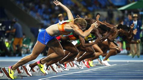 Large forces, applied in a short time, in the right direction, and through the optimal range of motion allow fast sprinters to cover 69% more ground per stride than their slower counterparts. Foto's: Dafne Schippers met speels gemak richting finale ...
