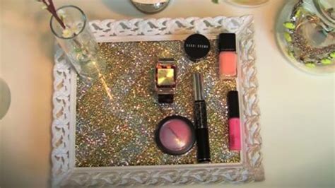 Looking to upgrade your bedroom or bathroom decor while adding pretty storage and organization? Budget-Friendly DIY Vanity Tray