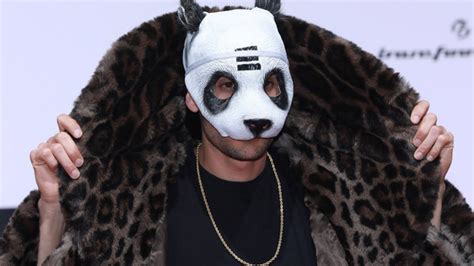Cro Ohne Maske Endlich Rapper Zeigt Sich Ohne Panda Maske News De