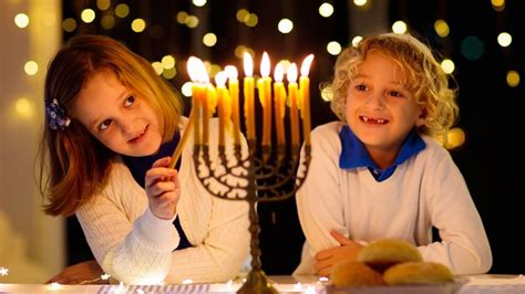 Hanukkah 2020 When Does It Start How To Celebrate The Holiday