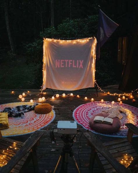 20 cool backyard movie theaters for outdoor entertaining backyard movie theaters backyard