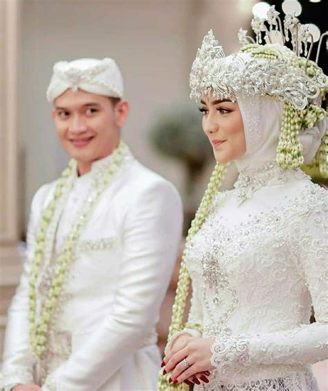 Contoh Model Baju Pengantin Adat Jawa