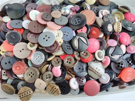 200 Bulk Craft Buttons Vintage Wholesale Buttons Mixed Colors Etsy