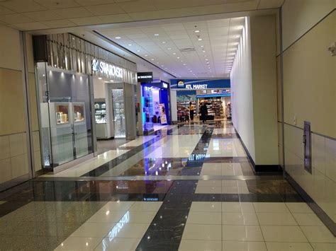 One is mcdonald's, located at the airside and another is ihop, placed at landside, baggage. Most Hidden Delta Sky Club And New Renovations To Terminal ...
