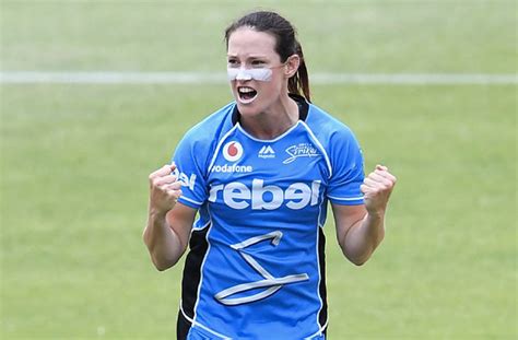 Megan Schutt Rejoins Adelaide Strikers For The Remaining Wbbl07 Season Female Cricket