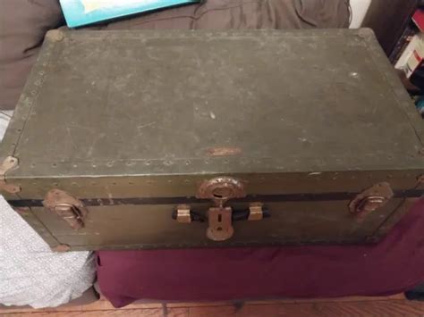 Vintage Ww2 Steamer Trunk Army Green Military Foot Locker Suitcase 10