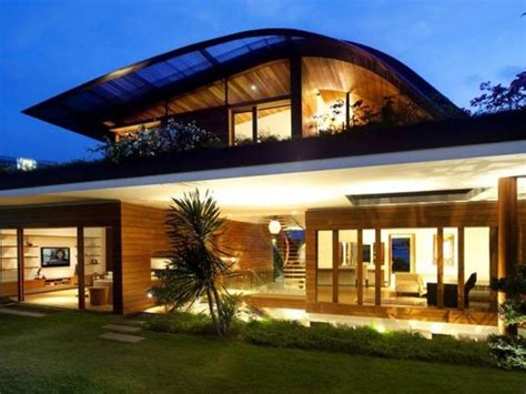 Villa benkemoun, gioiello anni '70 da riscoprire nel centro di arles. Le case di legno più belle del mondo FOTO | PourFemme