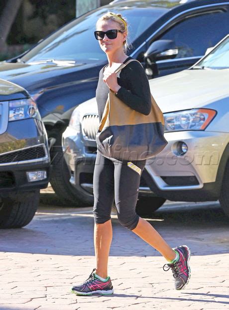 Reese Witherspoon Keeps Up Fit Form With Trip To Gym Entertainment